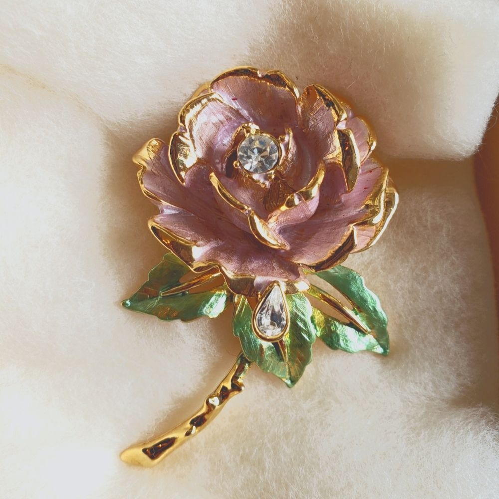 1997 Vintage England Rose Flower Brooch with rhinstones